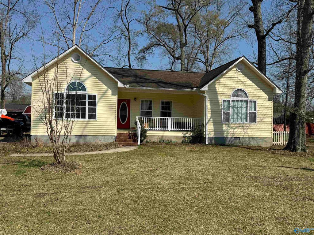 323 Woodall Lane, Scottsboro, AL 35768