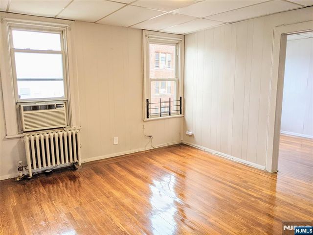 201 Clinton Avenue 2, Jersey City, NJ 07304
