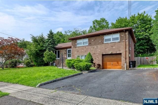 31 Garwood Road, Fair Lawn, NJ 07410