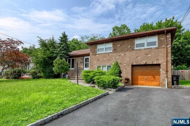 31 Garwood Road, Fair Lawn, NJ 07410