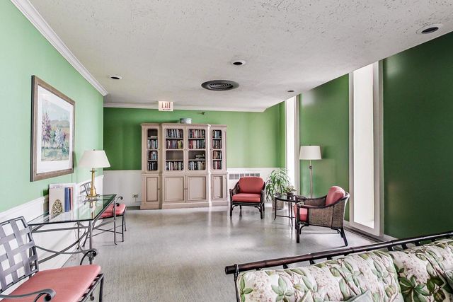 1630 N Sheridan Road 7K, Wilmette, IL 60091