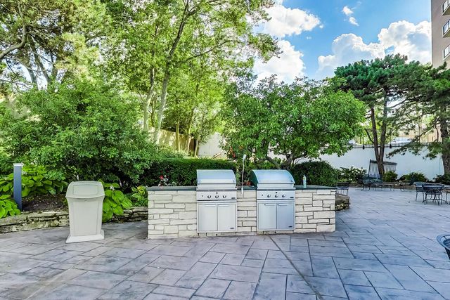 1630 N Sheridan Road 7K, Wilmette, IL 60091