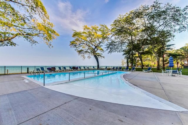 1630 N Sheridan Road 7K, Wilmette, IL 60091