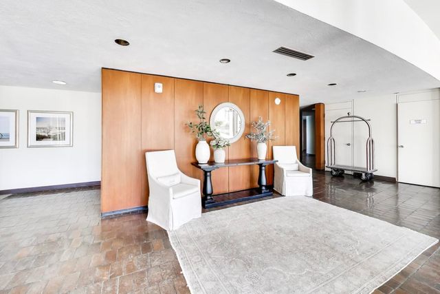 1630 N Sheridan Road 7K, Wilmette, IL 60091