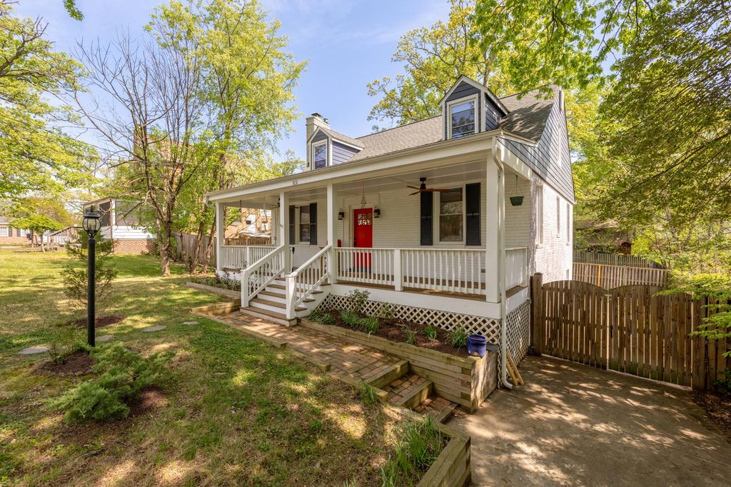 Image 2 of property listing at 3131 PARK WAY, Cheverly, MD 20785