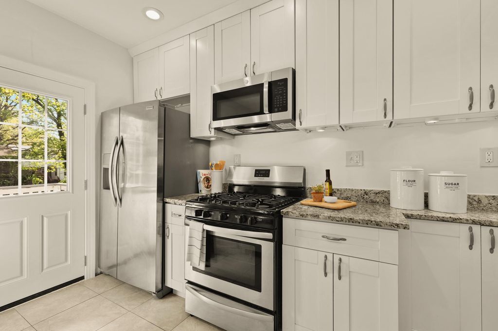 Image 16 of property listing at 3131 PARK WAY, Cheverly, MD 20785