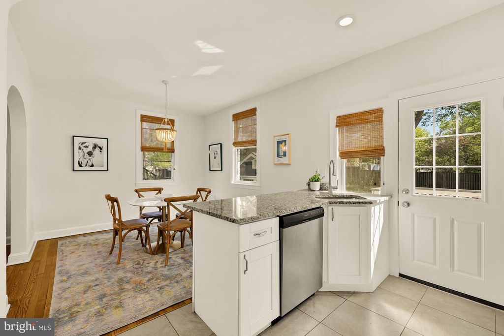 Image 18 of property listing at 3131 PARK WAY, Cheverly, MD 20785