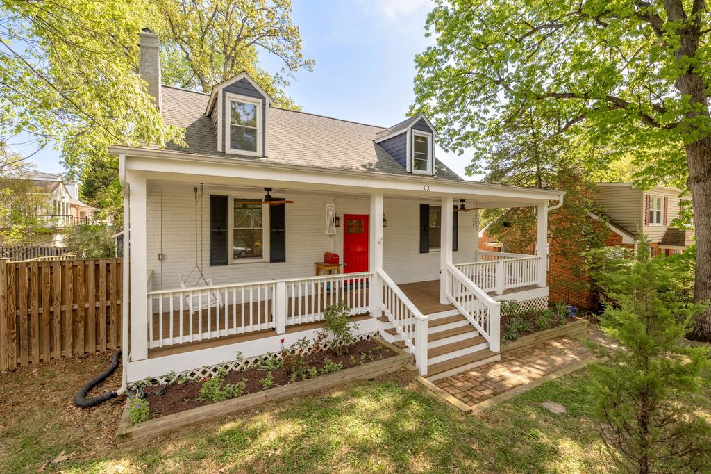 Image 3 of property listing at 3131 PARK WAY, Cheverly, MD 20785