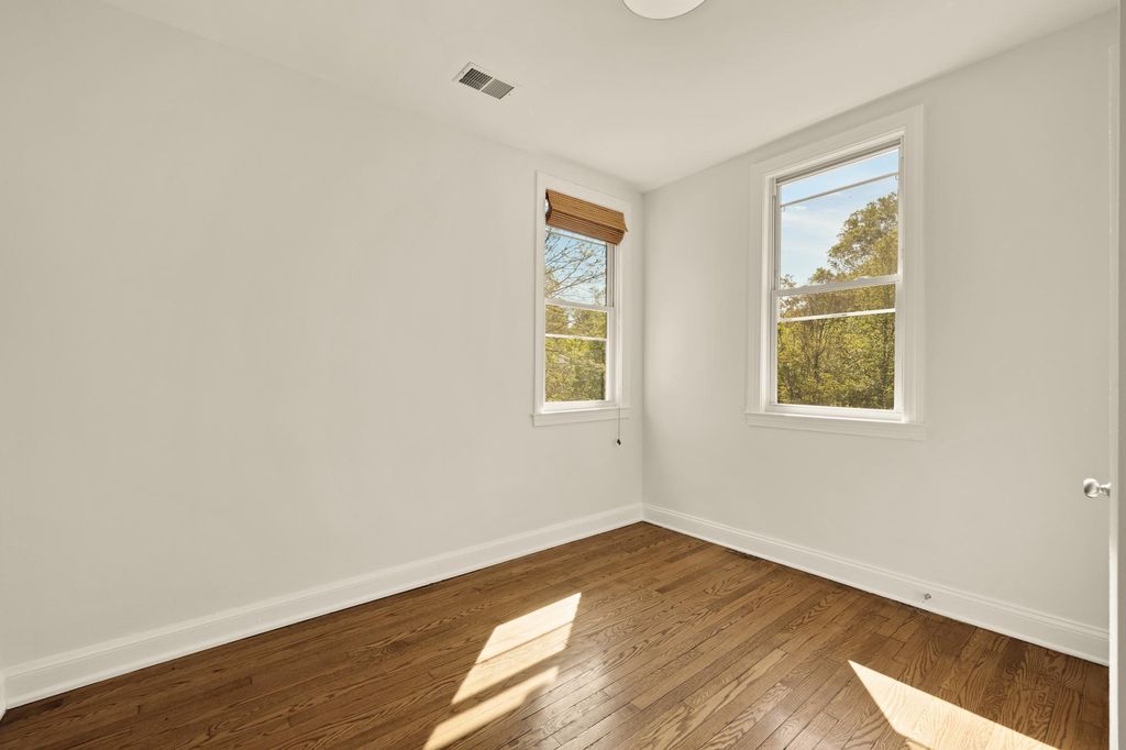 Image 24 of property listing at 3131 PARK WAY, Cheverly, MD 20785