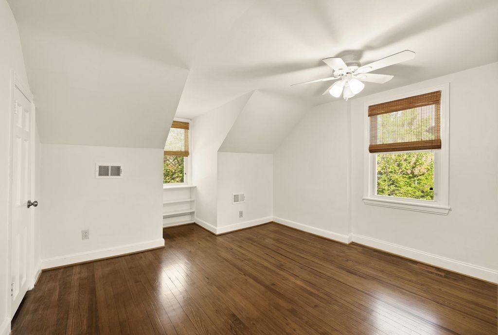 Image 31 of property listing at 3131 PARK WAY, Cheverly, MD 20785