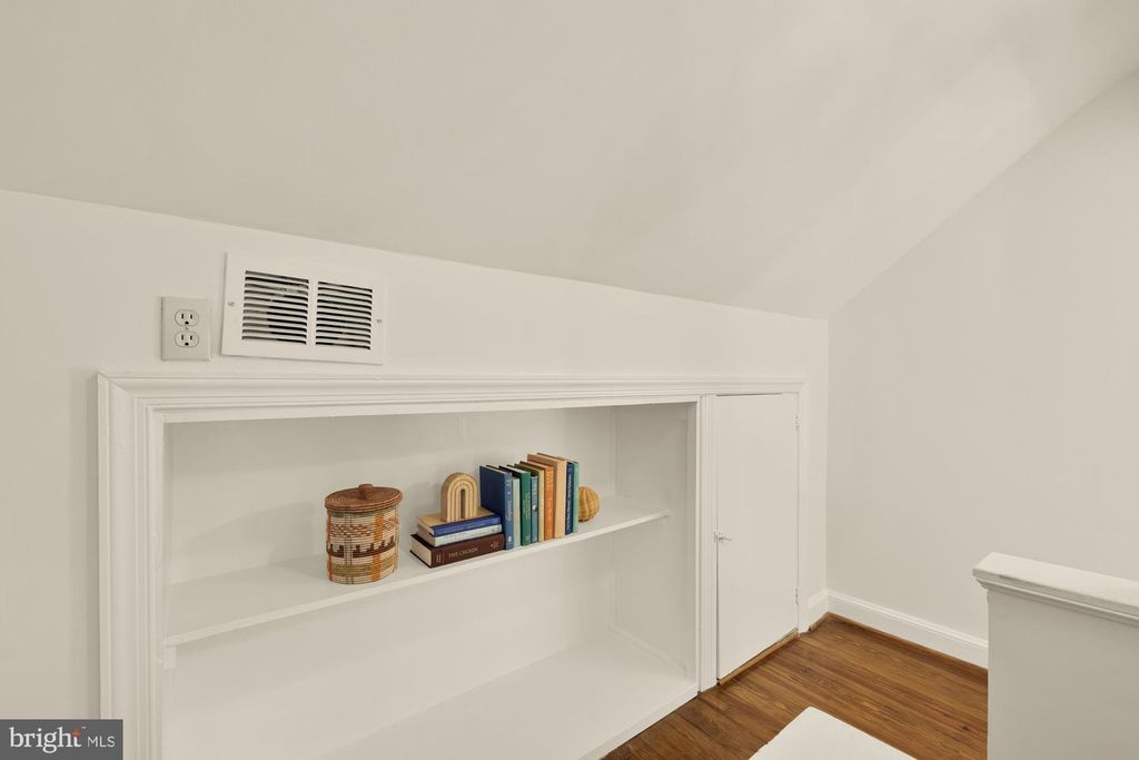 Image 33 of property listing at 3131 PARK WAY, Cheverly, MD 20785