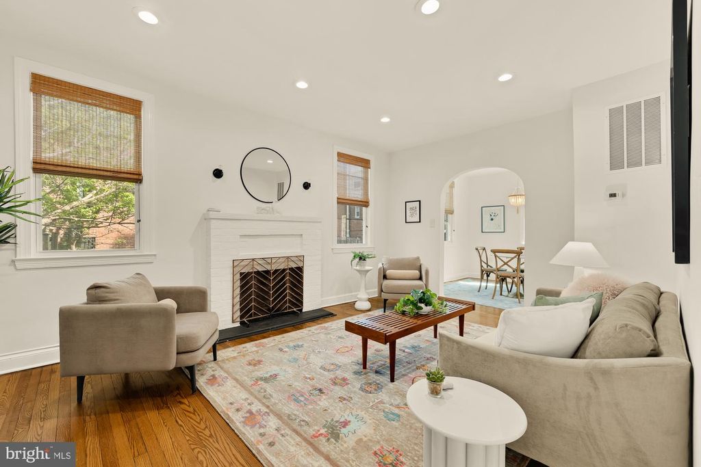 Image 8 of property listing at 3131 PARK WAY, Cheverly, MD 20785