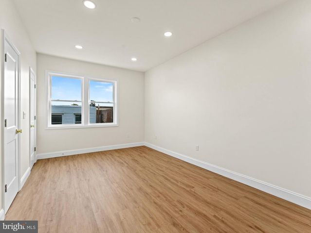 934 SNYDER AVE, Philadelphia, PA 19148