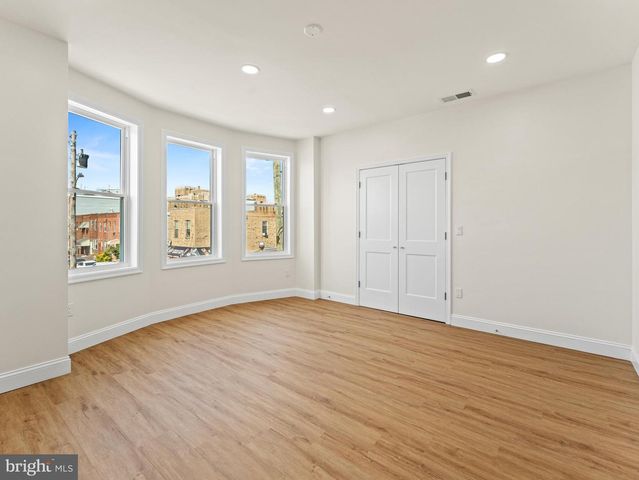 934 SNYDER AVE, Philadelphia, PA 19148