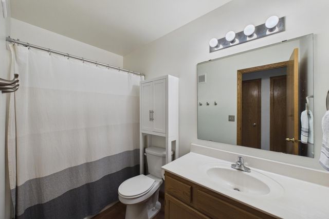 8434 Kimball Drive, Eden Prairie, MN 55347