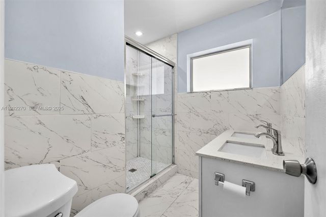 13710 Harrison St, Miami, FL 33176