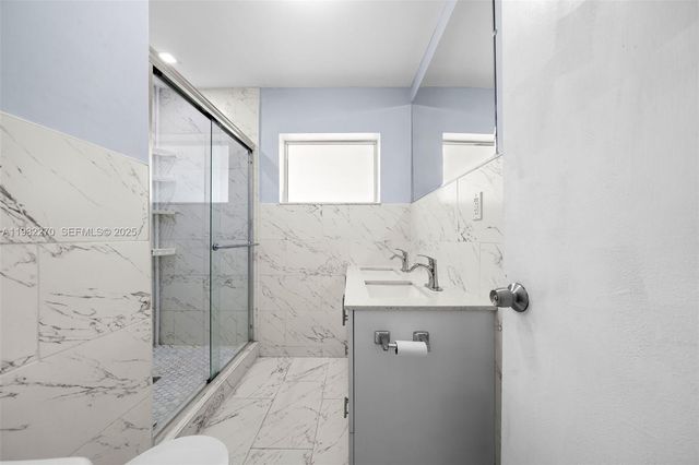 13710 Harrison St, Miami, FL 33176