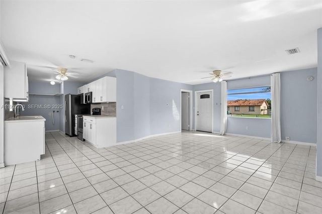 13710 Harrison St, Miami, FL 33176