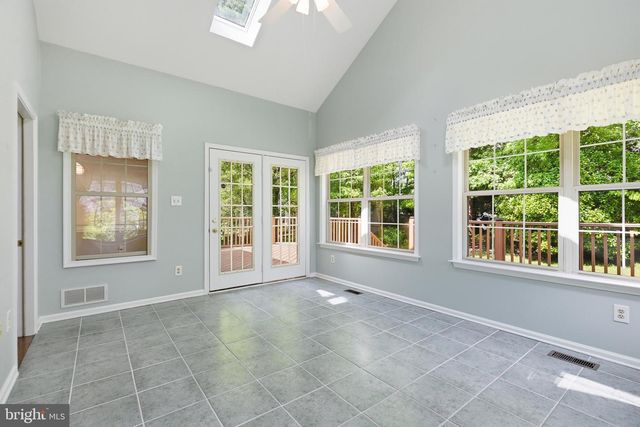 6 SUNRISE CIR, Newark, DE 19713