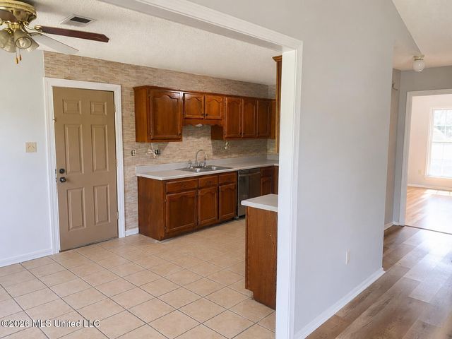 7357 Dunbarton Drive, Horn Lake, MS 38637