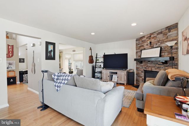 36 MORAY LN, Sewell, NJ 08080