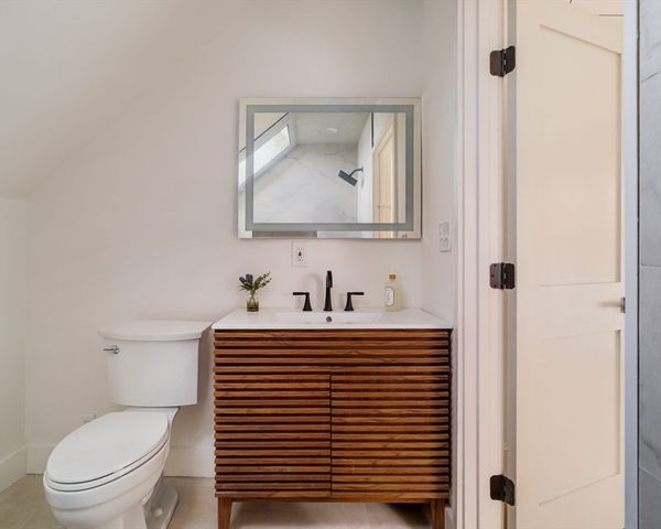 85 Lowell St, Somerville, MA 02143