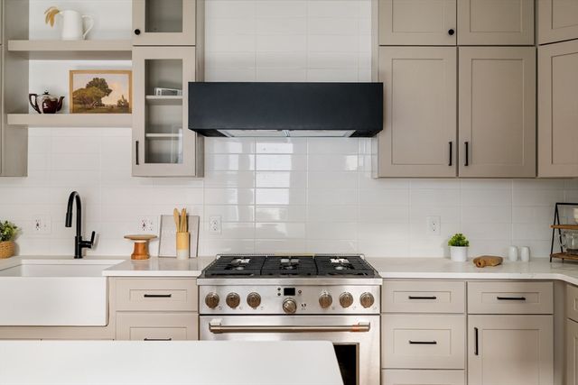 85 Lowell St, Somerville, MA 02143