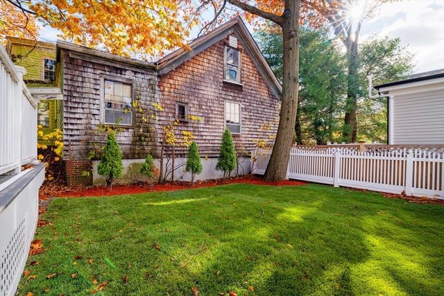 85 Lowell St, Somerville, MA 02143