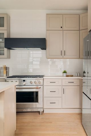 85 Lowell St, Somerville, MA 02143