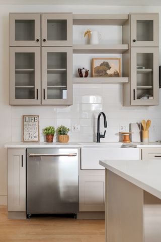 85 Lowell St, Somerville, MA 02143