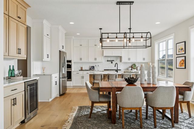 5527 Scenic Loop Run, Victoria, MN 55386