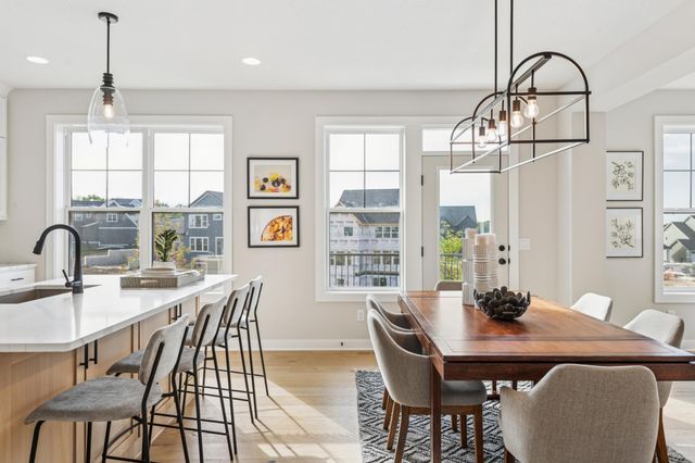 5527 Scenic Loop Run, Victoria, MN 55386