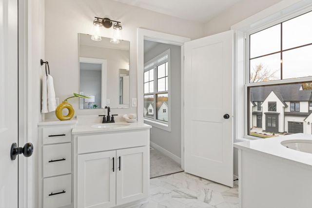 5527 Scenic Loop Run, Victoria, MN 55386