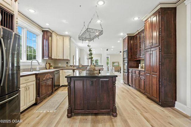 509 W Highland Avenue, Carthage, MO 64836