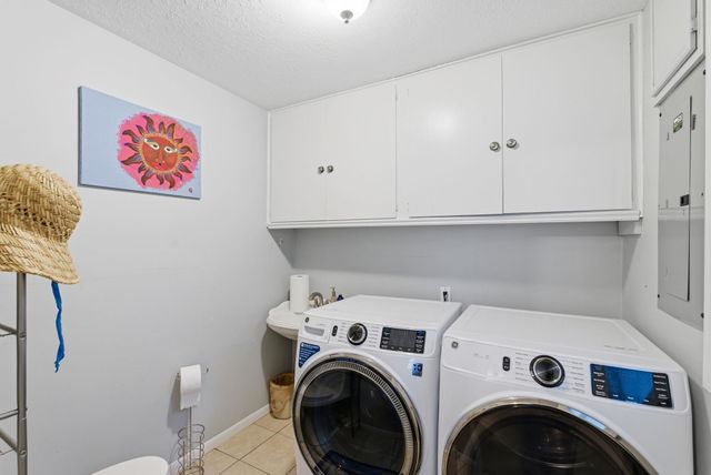 5913 S Oliver St, Derby, KS 67037