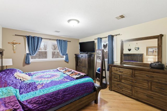 5913 S Oliver St, Derby, KS 67037