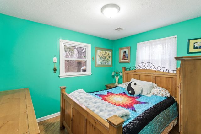 5913 S Oliver St, Derby, KS 67037