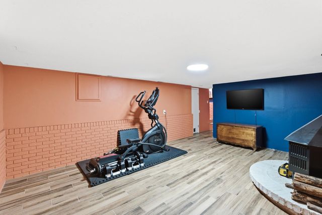 5913 S Oliver St, Derby, KS 67037