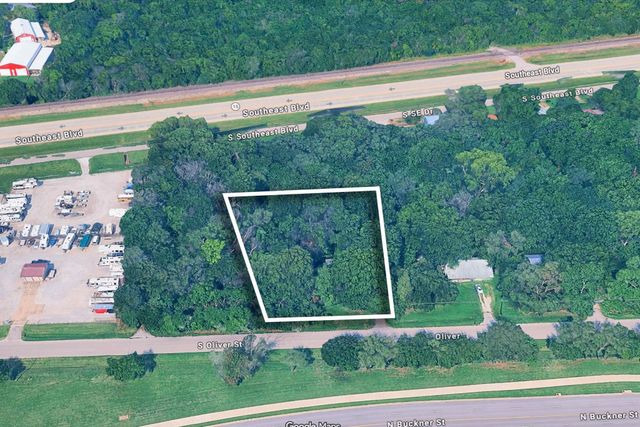 5913 S Oliver St, Derby, KS 67037