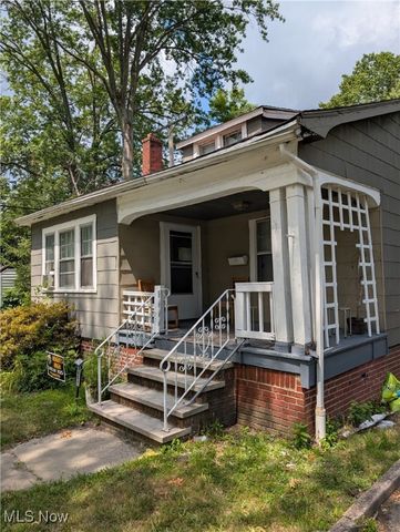 3451 Hartwood Road, Cleveland Heights, OH 44112