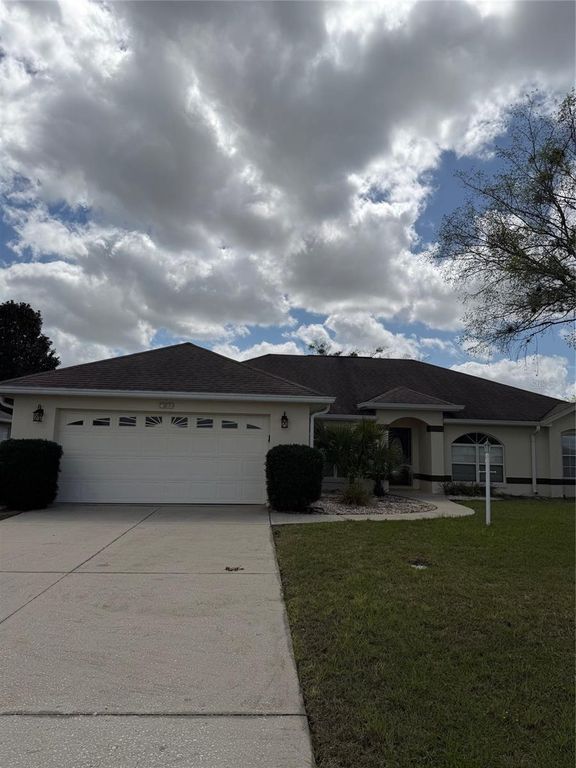Image 3 of property listing at 4572 NW 32ND STREET, Ocala, FL 34482