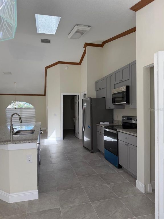 Image 4 of property listing at 4572 NW 32ND STREET, Ocala, FL 34482