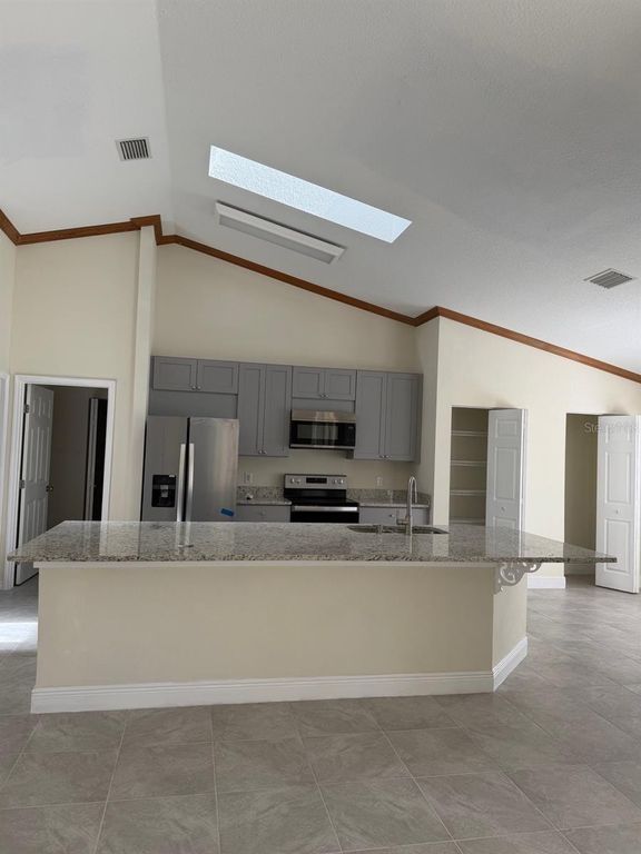 Image 6 of property listing at 4572 NW 32ND STREET, Ocala, FL 34482