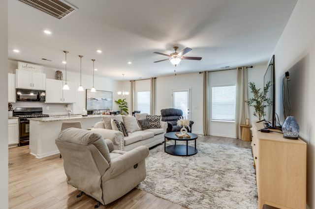 481 Buddy Dr, Columbia, TN 38401