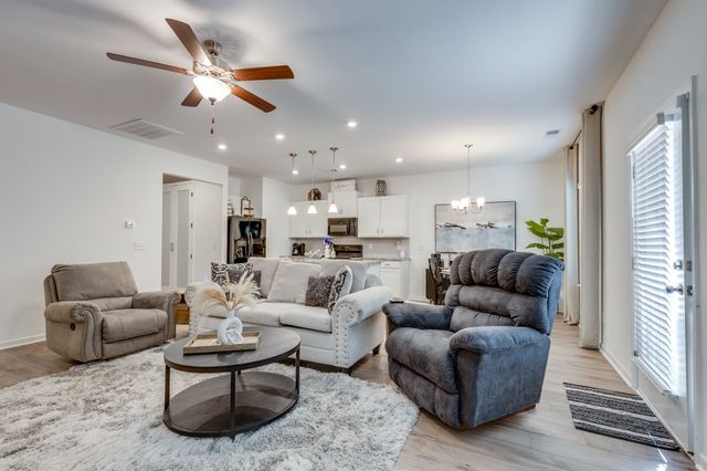 481 Buddy Dr, Columbia, TN 38401
