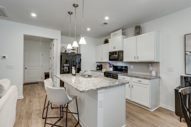 481 Buddy Dr, Columbia, TN 38401