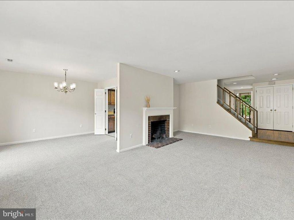 574 FOXWOOD LN #574, PAOLI, PA 19301 — photo 2