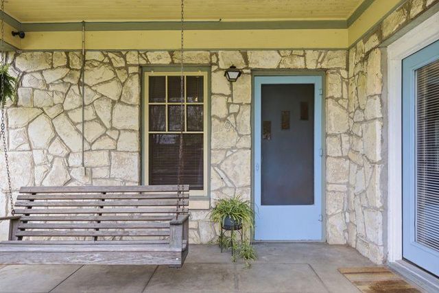 911 E 37th ST, Austin, TX 78705