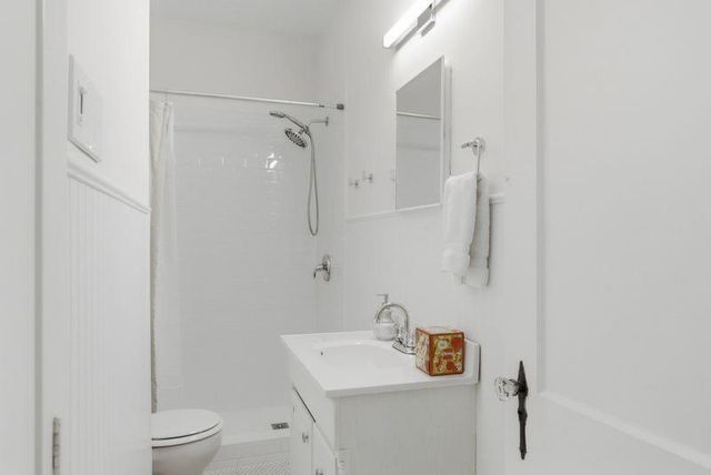 911 E 37th ST, Austin, TX 78705