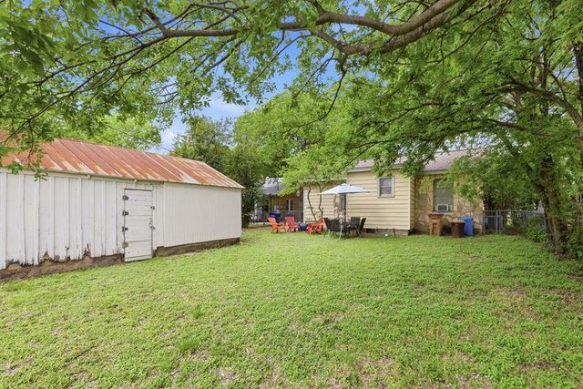 911 E 37th ST, Austin, TX 78705